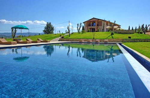Peccioli Villa | Villa Campana by PosarelliVillas