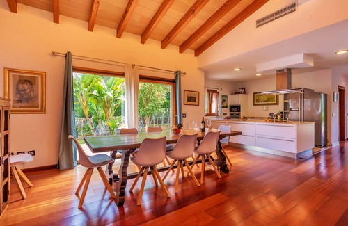 Crestatx Villa | Villa Can Marco by Sealand Villas