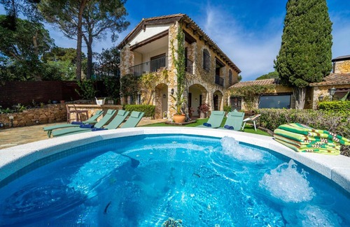 Lloret de Mar Villa | Villa Can Toni Lux Experience, ideal Familias con Vista Mar & AirCon