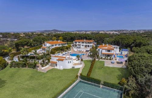 Figueiral Villa | Villa Canas by Villa Plus