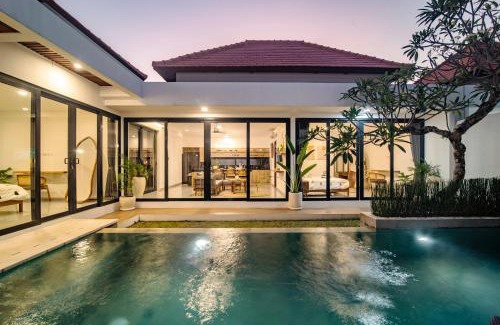 Sunset Road Villa | Villa CanSavina - 3 Rooms - Center Of Seminyak