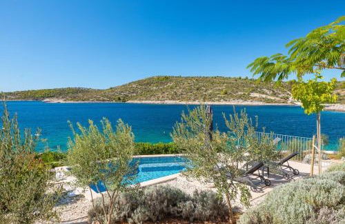 Dvornica Villa | Villa CapeCarol