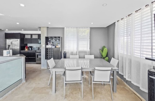 Cerro Gordo House | Villa Capitan | Spacious House W/Pool & Beach