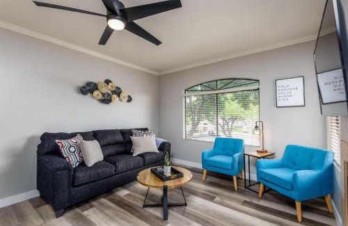 North Scottsdale Apartment | Villa Captiva condo