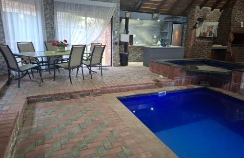 Jan Kempdorp House | Villa Caramia Guest Lodge