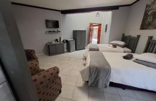 Jan Kempdorp House | Villa Caramia Guest Lodge