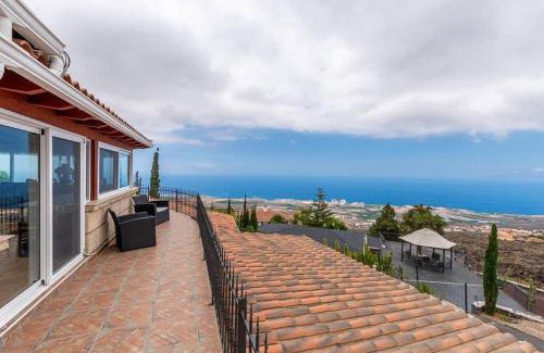 Adeje Villa | Villa Carlitos vistas al Mar y a la montaña