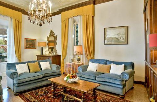Lari Villa | Villa Carlotta con piscina