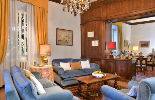 Lari Villa | Villa Carlotta con piscina