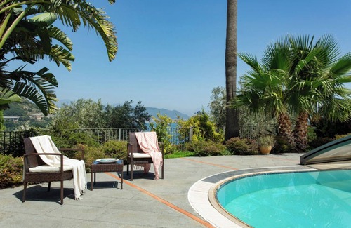Raito Villa | Villa Carob