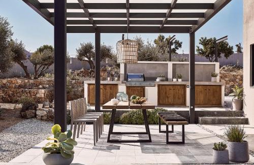 Akrotiri Villa | Villa Carpos