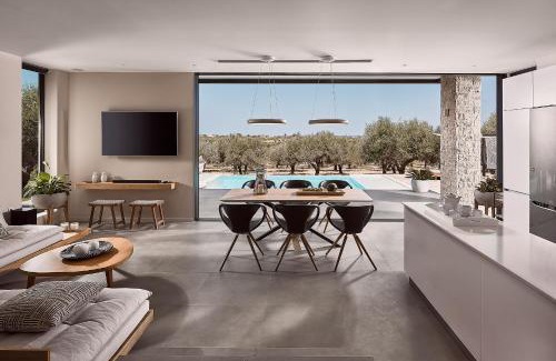 Akrotiri Villa | Villa Carpos