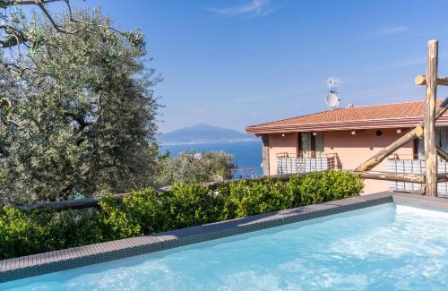 Priora Villa | VILLA CARUSO PRIVATE HEATED POOL & SEA VIEW