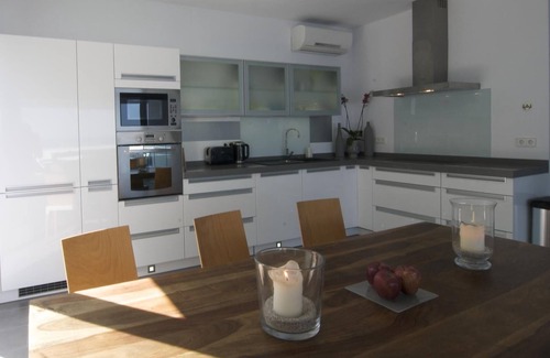 Almunecar Villa | Villa 'Casa Geniol Luxury' with Sea View, Private Pool & Wi-Fi