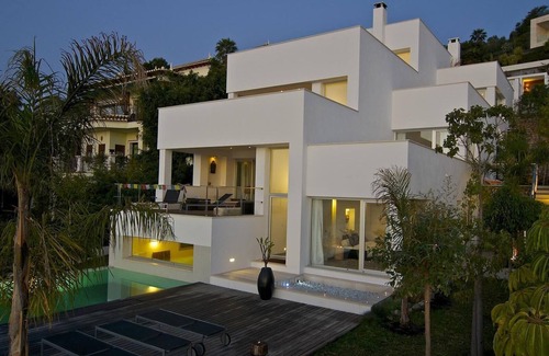 Almunecar Villa | Villa 'Casa Geniol Luxury' with Sea View, Private Pool & Wi-Fi