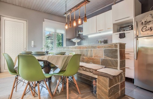 Agrilia Villa | Villa 'Casa Katina , In Lagana' with Mountain View, Wi-Fi and Air Conditioning