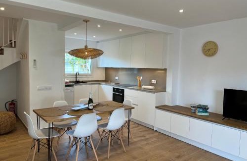 L'Escala House | Villa Casita, New! Pool & Terrace