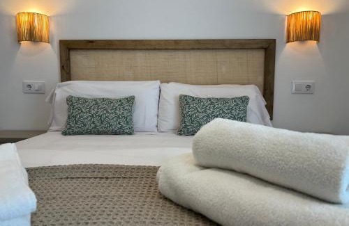 L'Escala House | Villa Casita, New! Pool & Terrace