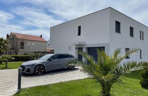 Kastel Novi Apartment | Villa Castelli, Apartment with Pool, Kastela
