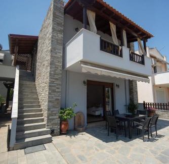 Nea Iraklitsa House | Villa Castello