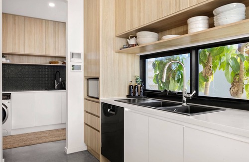 Mindarie House | Villa Catalina - HUGE modern family home with pool, ocean views & close to beach
