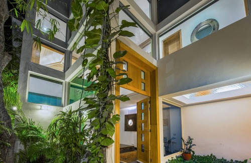Playacar Fase II Villa | Villa Caterina: 5 Min to Beach, Free Breakfast & Golf Cart.