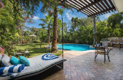 Playacar Fase II Villa | Villa Caterina: 5 Min to Beach, Free Breakfast & Golf Cart.