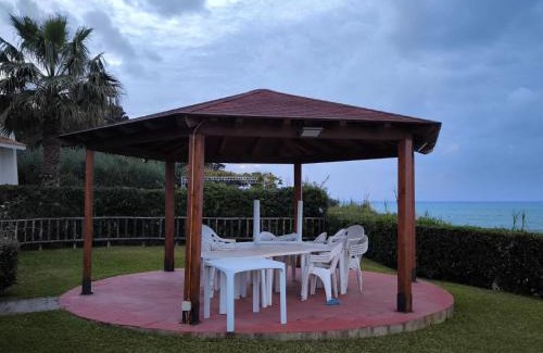 Mazzaforno Villa | Villa Ciclamino by the sea in Cefalù