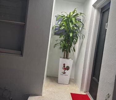 East Little Havana Apartment | Villa Clara Red-Little Havana