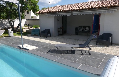Saint-Didier Villa | Villa Climatisée Avec Piscine Pour 6 Personnes sur Terrain Clos
