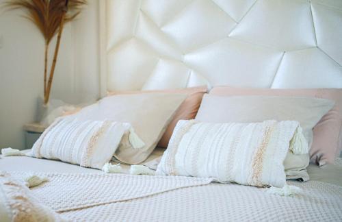 Cuges-les-Pins Bed & Breakfast | Villa CoCoon - Love room cocooning & 50 nuances