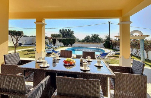 Vale de Parra Villa | Villa Coelha - Table tennis and Pool Table