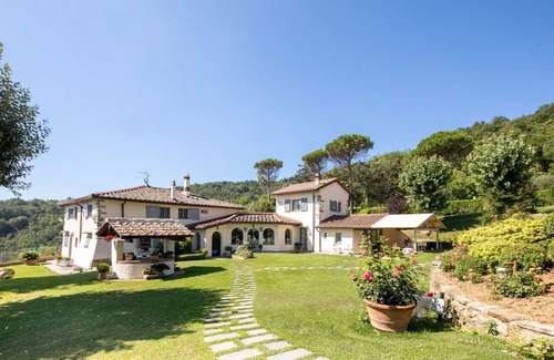 Rignano sull'Arno Villa | Villa Collesole by MMega