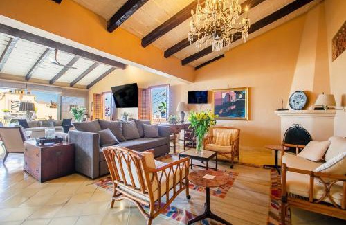 Jimenez Villa | Villa Colonial en el centro de Puerto Vallarta
