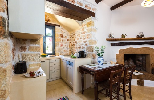 Achlades Villa | Villa complex nearby Rethymno with stunning countryside views!