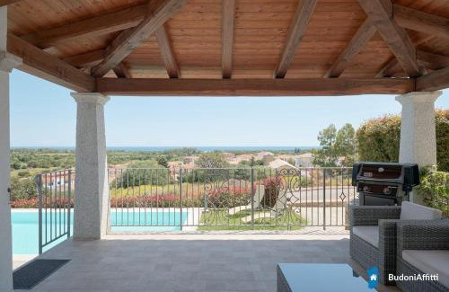 Budoni Villa | Villa con piscina by budoniaffiti