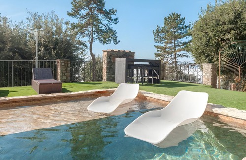 San Mariano Villa | Villa 'Con Piscina' with Lake View, Private Garden and Wi-Fi
