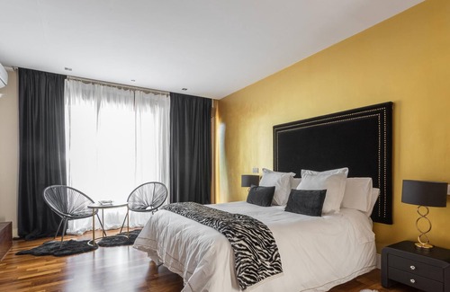 La Zubia Villa | Villa "Corasao Luxury 5 Stars" with Mountain View, Pool, Whirlpool & Garden