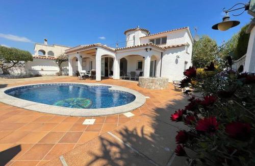 Castello d'Empuries House | Villa cozy Empuriabrava piscina privada
