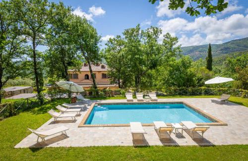 Sassetta Apartment | Villa Cresci con piscina Tuscan villa with pool near Sassetta thermal baths & Bolgheri Wine Route