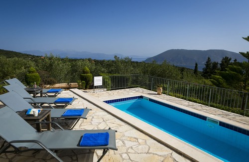 Markoulata Villa | Villa Cypress luxury private 3 bed 3 bath air conditioned villa near Fiscardo