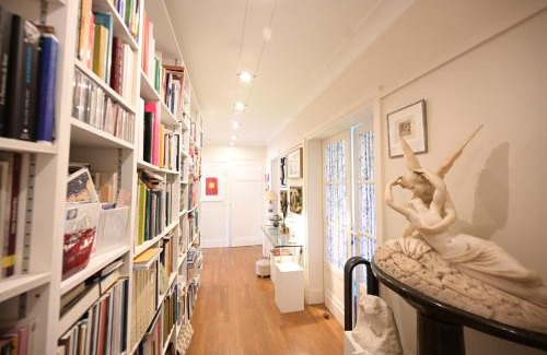 Quartier de la Monnaie Apartment | Villa d'art - Claire