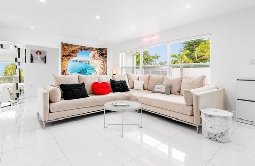 Lake Clarke Shores Villa | Villa d'Este Palm Beach