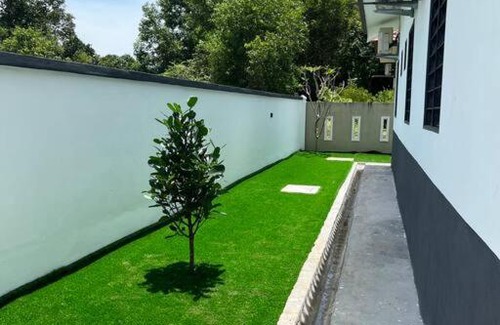 Kuala Terengganu Villa | Villa D'Razna - Luxury 5-bedroom Villa with private pool