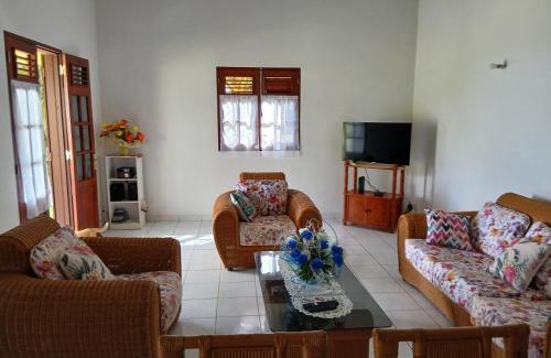 Petit-Bourg Apartment | Villa DAMARRE