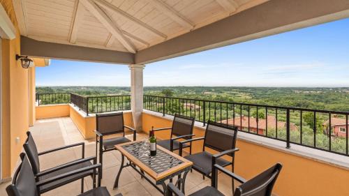 Materada House | Villa Damian