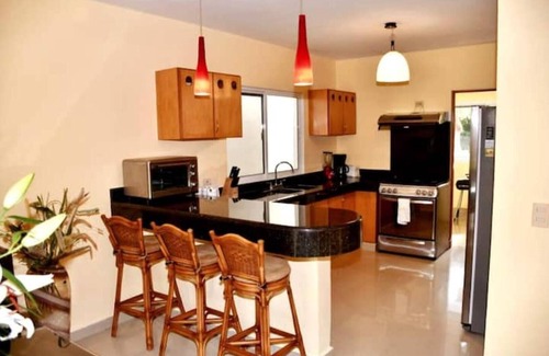 Villa Juarez Villa | Villa de 4 Dormitorios con Piscina Cerca de la Playa