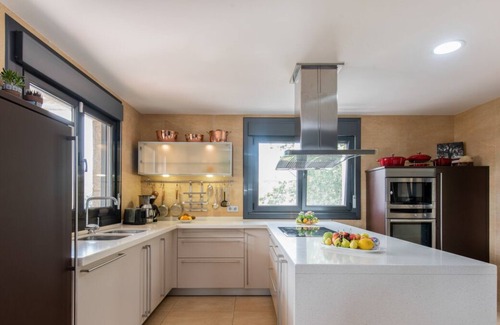 Cangas Villa | Villa de Campo - Six Bedroom Villa, Sleeps 12