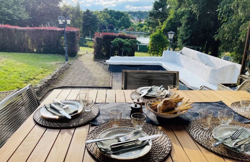 Creutzwald House | Villa de Charme au Bord du Lac de Creutzwald