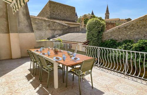 Pouzolles Villa | Villa de la Cloche by Villa Plus